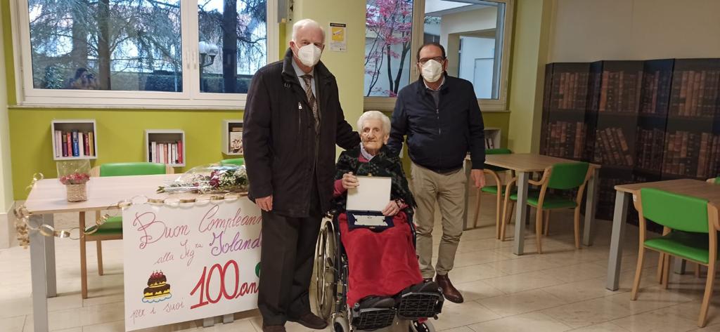 100 volte auguri!